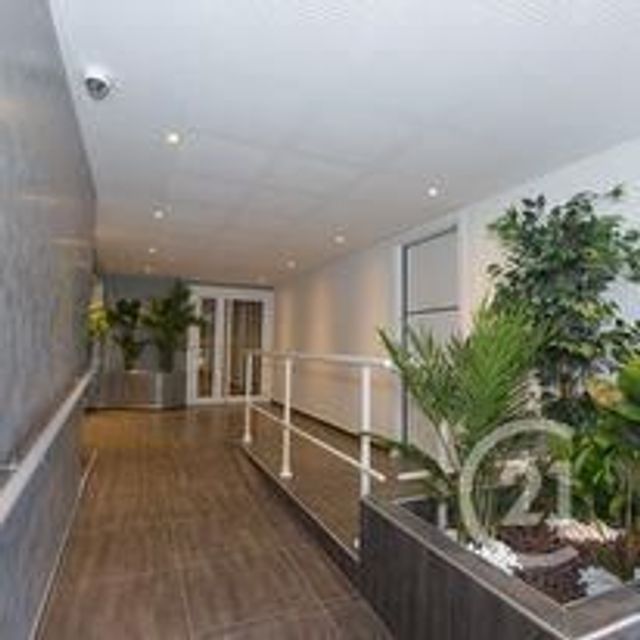 Appartement F3 à vendre - 3 pièces - 81.79 m2 - LA LONDE LES MAURES - 83 - PROVENCE-ALPES-COTE-D-AZUR - Century 21 Pavillon Or