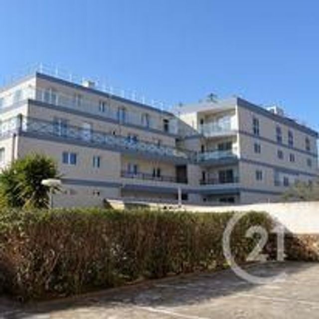 Appartement F3 à vendre - 3 pièces - 81.79 m2 - LA LONDE LES MAURES - 83 - PROVENCE-ALPES-COTE-D-AZUR - Century 21 Pavillon Or
