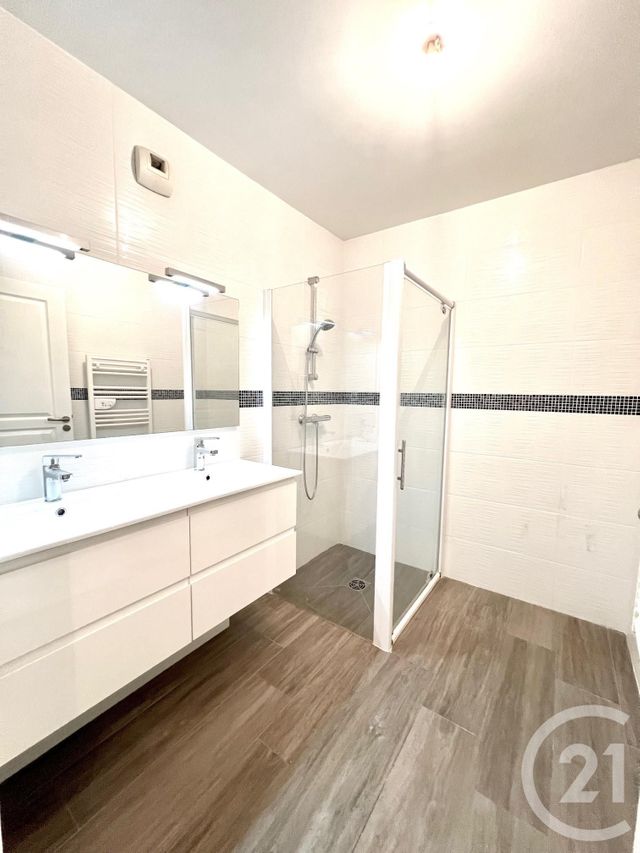 Appartement F3 à vendre - 3 pièces - 81.79 m2 - LA LONDE LES MAURES - 83 - PROVENCE-ALPES-COTE-D-AZUR - Century 21 Pavillon Or