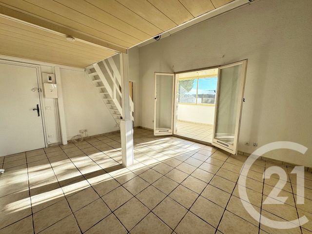 Appartement F5 à vendre - 5 pièces - 80.64 m2 - LA LONDE LES MAURES - 83 - PROVENCE-ALPES-COTE-D-AZUR - Century 21 Pavillon Or
