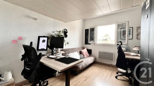 Appartement F5 à vendre - 5 pièces - 80.64 m2 - LA LONDE LES MAURES - 83 - PROVENCE-ALPES-COTE-D-AZUR - Century 21 Pavillon Or