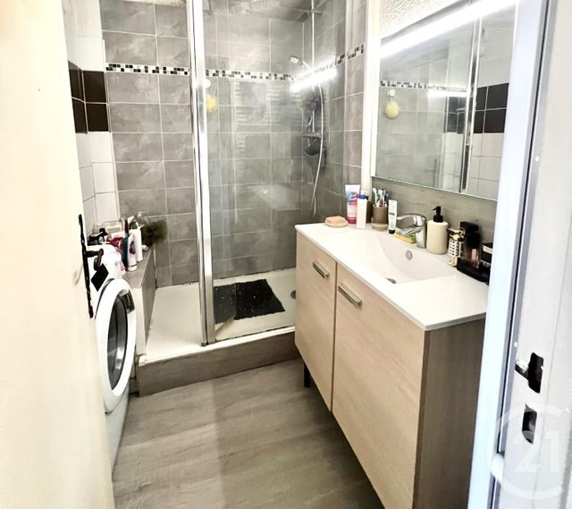 Appartement F5 à vendre - 5 pièces - 80.64 m2 - LA LONDE LES MAURES - 83 - PROVENCE-ALPES-COTE-D-AZUR - Century 21 Pavillon Or