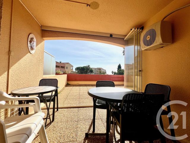 Appartement F3 à vendre - 3 pièces - 44.28 m2 - LA LONDE LES MAURES - 83 - PROVENCE-ALPES-COTE-D-AZUR - Century 21 Pavillon Or