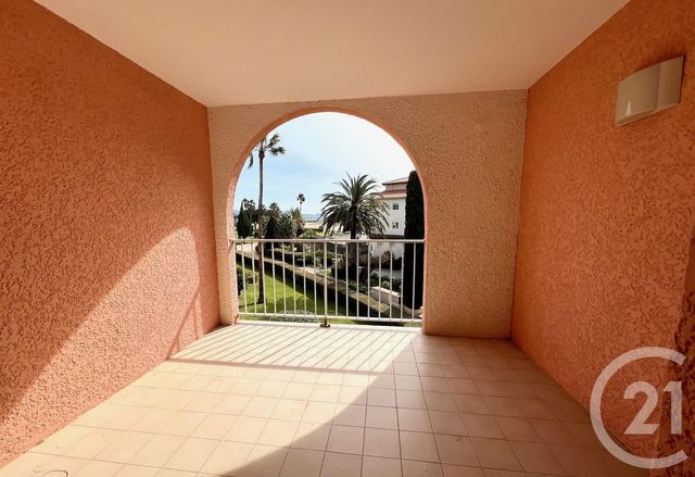 Appartement F2 bis à vendre - 2 pièces - 28.3 m2 - LA LONDE LES MAURES - 83 - PROVENCE-ALPES-COTE-D-AZUR - Century 21 Pavillon Or