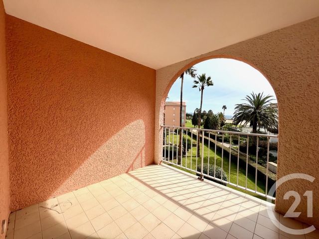Appartement F2 bis à vendre - 2 pièces - 28.3 m2 - LA LONDE LES MAURES - 83 - PROVENCE-ALPES-COTE-D-AZUR - Century 21 Pavillon Or