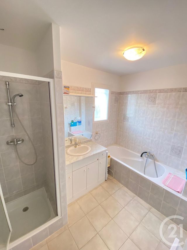 maison à vendre - 5 pièces - 118.0 m2 - LA LONDE LES MAURES - 83 - PROVENCE-ALPES-COTE-D-AZUR - Century 21 Pavillon Or