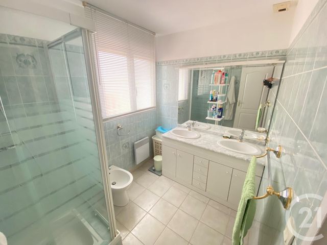 maison à vendre - 5 pièces - 118.0 m2 - LA LONDE LES MAURES - 83 - PROVENCE-ALPES-COTE-D-AZUR - Century 21 Pavillon Or