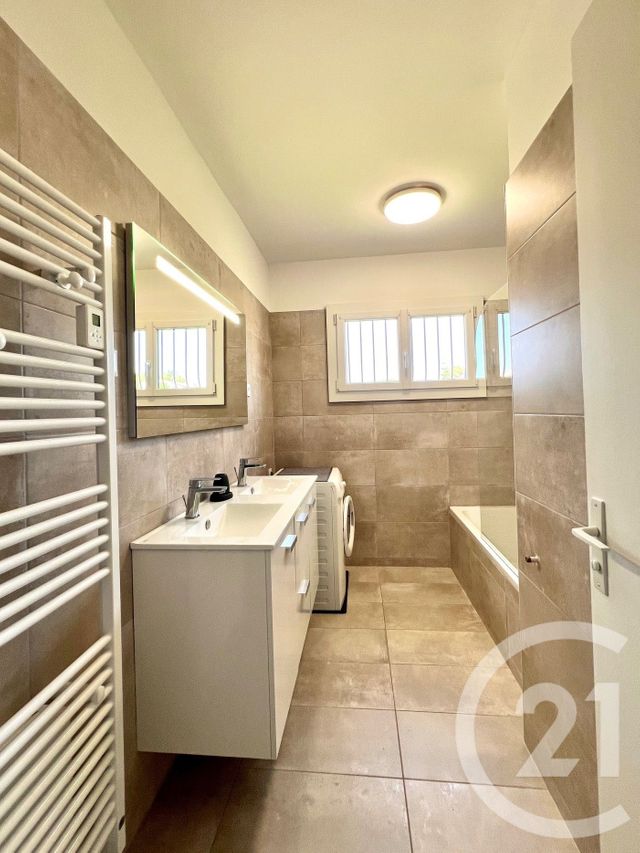 maison à vendre - 7 pièces - 184.0 m2 - LA LONDE LES MAURES - 83 - PROVENCE-ALPES-COTE-D-AZUR - Century 21 Pavillon Or