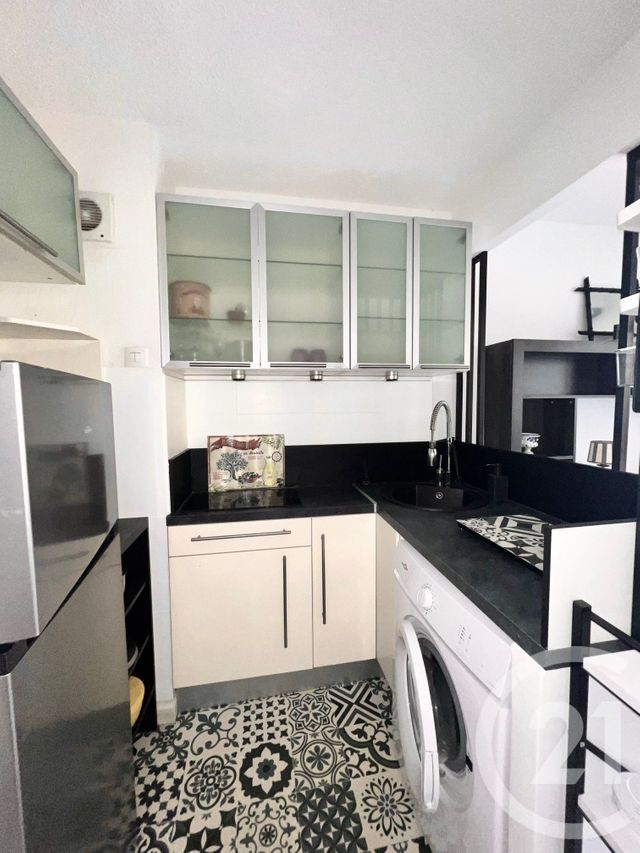 Appartement F2 à vendre - 2 pièces - 25.0 m2 - LA LONDE LES MAURES - 83 - PROVENCE-ALPES-COTE-D-AZUR - Century 21 Pavillon Or