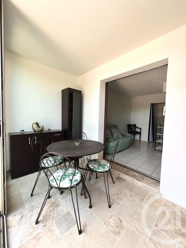 Appartement F2 à vendre - 2 pièces - 25.0 m2 - LA LONDE LES MAURES - 83 - PROVENCE-ALPES-COTE-D-AZUR - Century 21 Pavillon Or