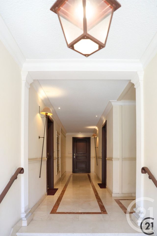 Appartement à vendre - 4 pièces - 114.0 m2 - LA LONDE LES MAURES - 83 - PROVENCE-ALPES-COTE-D-AZUR - Century 21 Pavillon Or