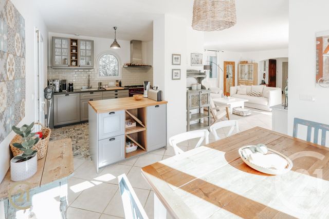 maison à vendre - 7 pièces - 196.0 m2 - LA LONDE LES MAURES - 83 - PROVENCE-ALPES-COTE-D-AZUR - Century 21 Pavillon Or