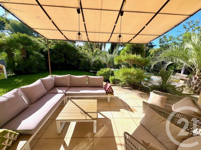 maison à vendre - 7 pièces - 196.0 m2 - LA LONDE LES MAURES - 83 - PROVENCE-ALPES-COTE-D-AZUR - Century 21 Pavillon Or