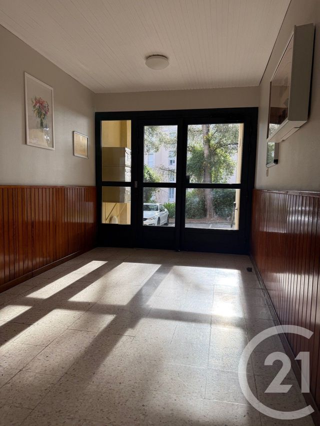 Appartement F2 à vendre - 3 pièces - 55.0 m2 - TOULON - 83 - PROVENCE-ALPES-COTE-D-AZUR - Century 21 Pavillon Or