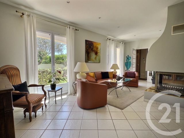 maison à vendre - 4 pièces - 121.17 m2 - LA LONDE LES MAURES - 83 - PROVENCE-ALPES-COTE-D-AZUR - Century 21 Pavillon Or