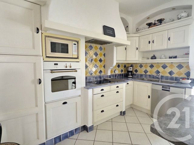 maison à vendre - 4 pièces - 121.17 m2 - LA LONDE LES MAURES - 83 - PROVENCE-ALPES-COTE-D-AZUR - Century 21 Pavillon Or