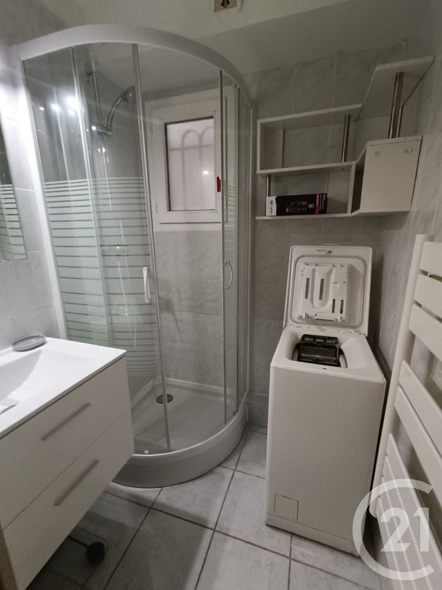 Appartement F2 à louer - 2 pièces - 26.85 m2 - LA LONDE LES MAURES - 83 - PROVENCE-ALPES-COTE-D-AZUR - Century 21 Pavillon Or