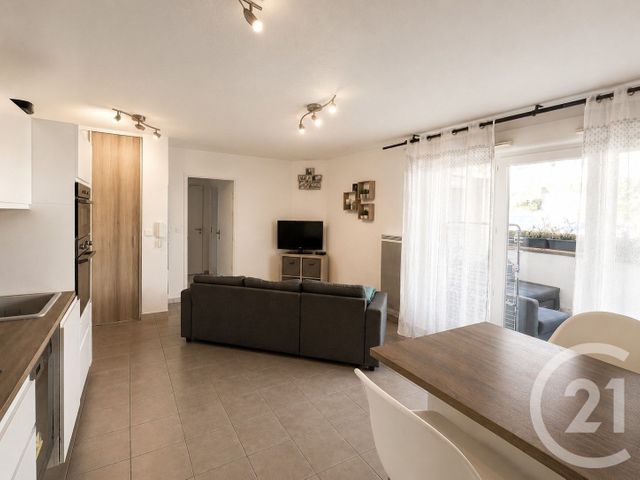 Appartement F3 à vendre - 3 pièces - 55.75 m2 - LA LONDE LES MAURES - 83 - PROVENCE-ALPES-COTE-D-AZUR - Century 21 Pavillon Or