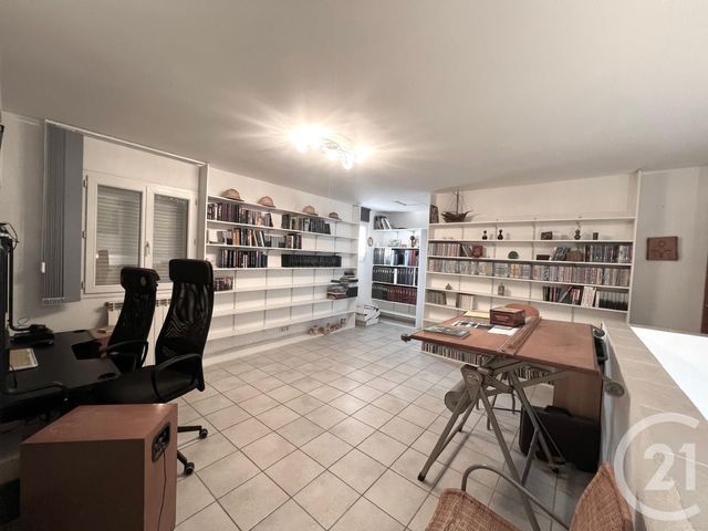 maison à vendre - 7 pièces - 175.0 m2 - LA LONDE LES MAURES - 83 - PROVENCE-ALPES-COTE-D-AZUR - Century 21 Pavillon Or