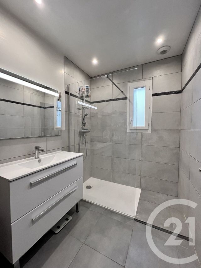 maison à vendre - 6 pièces - 126.0 m2 - LA LONDE LES MAURES - 83 - PROVENCE-ALPES-COTE-D-AZUR - Century 21 Pavillon Or