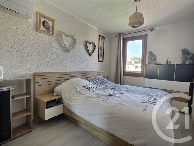 Appartement F3 à vendre - 3 pièces - 65.12 m2 - LA LONDE LES MAURES - 83 - PROVENCE-ALPES-COTE-D-AZUR - Century 21 Pavillon Or