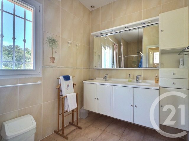 maison à vendre - 8 pièces - 252.52 m2 - LA LONDE LES MAURES - 83 - PROVENCE-ALPES-COTE-D-AZUR - Century 21 Pavillon Or