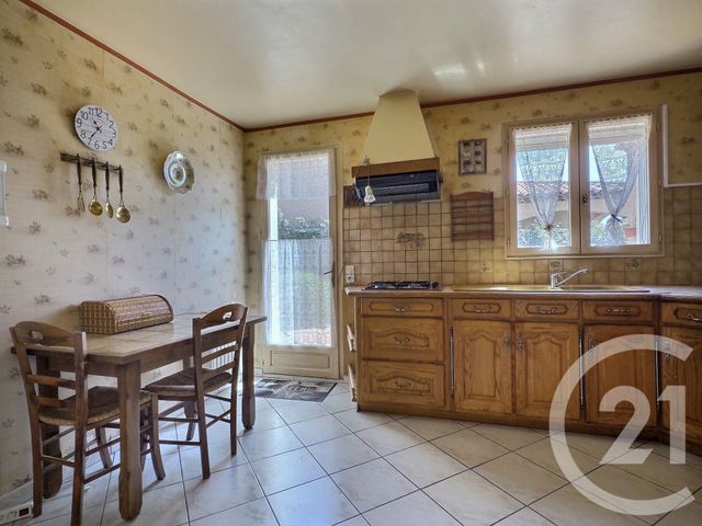 maison à vendre - 4 pièces - 121.72 m2 - LA LONDE LES MAURES - 83 - PROVENCE-ALPES-COTE-D-AZUR - Century 21 Pavillon Or
