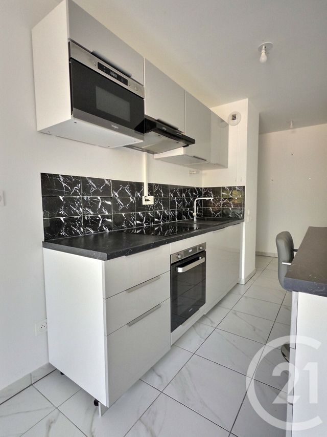 Appartement F2 à vendre - 2 pièces - 44.27 m2 - HYERES - 83 - PROVENCE-ALPES-COTE-D-AZUR - Century 21 Pavillon Or
