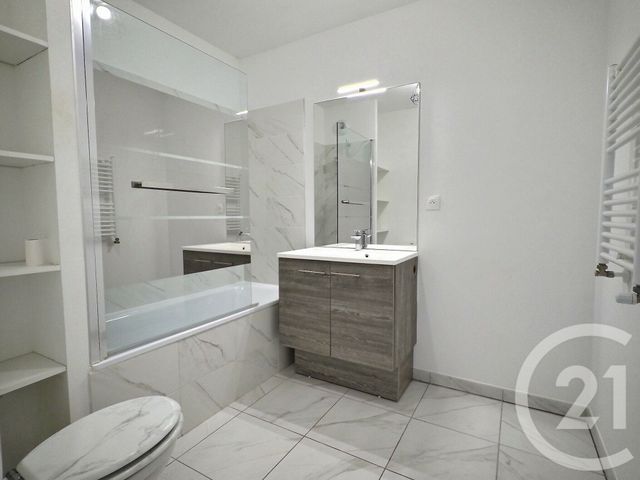 Appartement F2 à vendre - 2 pièces - 44.27 m2 - HYERES - 83 - PROVENCE-ALPES-COTE-D-AZUR - Century 21 Pavillon Or
