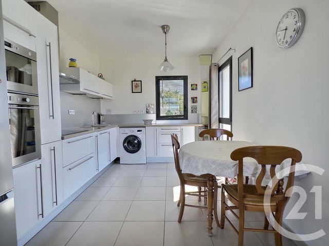 Appartement F3 à vendre - 3 pièces - 56.2 m2 - LA LONDE LES MAURES - 83 - PROVENCE-ALPES-COTE-D-AZUR - Century 21 Pavillon Or