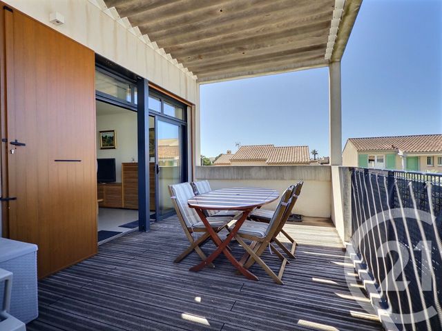 Appartement F3 à vendre - 3 pièces - 56.2 m2 - LA LONDE LES MAURES - 83 - PROVENCE-ALPES-COTE-D-AZUR - Century 21 Pavillon Or