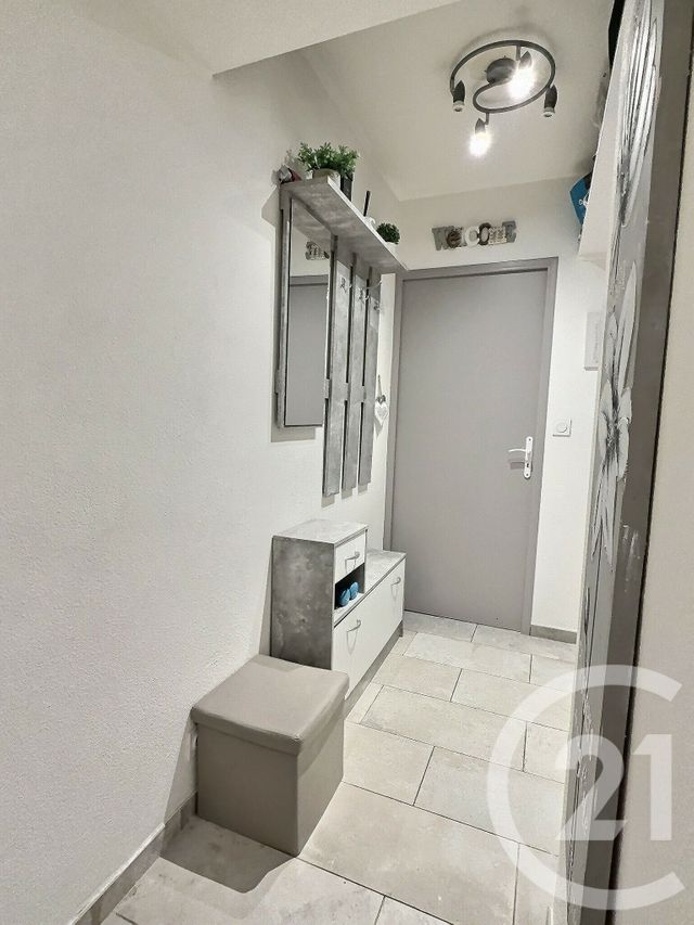 Appartement F2 à vendre - 2 pièces - 30.15 m2 - LA LONDE LES MAURES - 83 - PROVENCE-ALPES-COTE-D-AZUR - Century 21 Pavillon Or