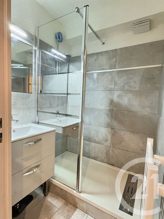 Appartement F2 à vendre - 2 pièces - 30.15 m2 - LA LONDE LES MAURES - 83 - PROVENCE-ALPES-COTE-D-AZUR - Century 21 Pavillon Or