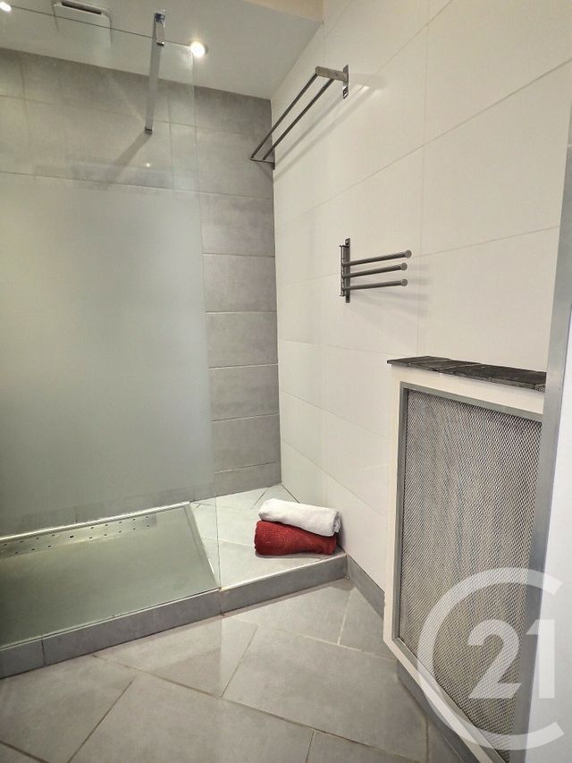 Appartement F4 à vendre - 4 pièces - 75.4 m2 - HYERES - 83 - PROVENCE-ALPES-COTE-D-AZUR - Century 21 Pavillon Or