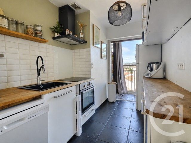 Appartement F4 à vendre - 4 pièces - 75.4 m2 - HYERES - 83 - PROVENCE-ALPES-COTE-D-AZUR - Century 21 Pavillon Or