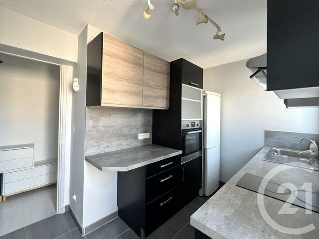 Appartement F3 à vendre - 3 pièces - 60.65 m2 - LA LONDE LES MAURES - 83 - PROVENCE-ALPES-COTE-D-AZUR - Century 21 Pavillon Or