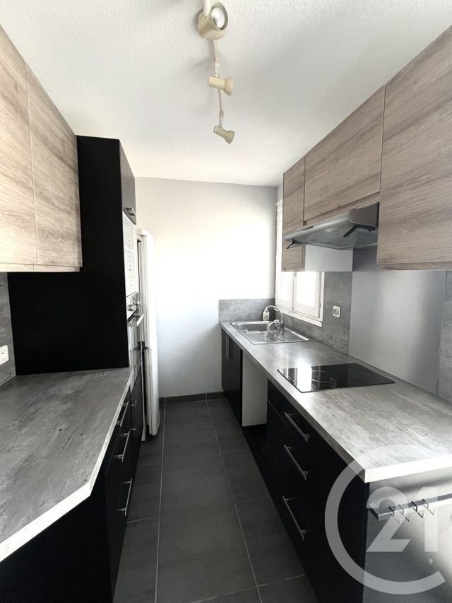Appartement F3 à vendre - 3 pièces - 60.65 m2 - LA LONDE LES MAURES - 83 - PROVENCE-ALPES-COTE-D-AZUR - Century 21 Pavillon Or