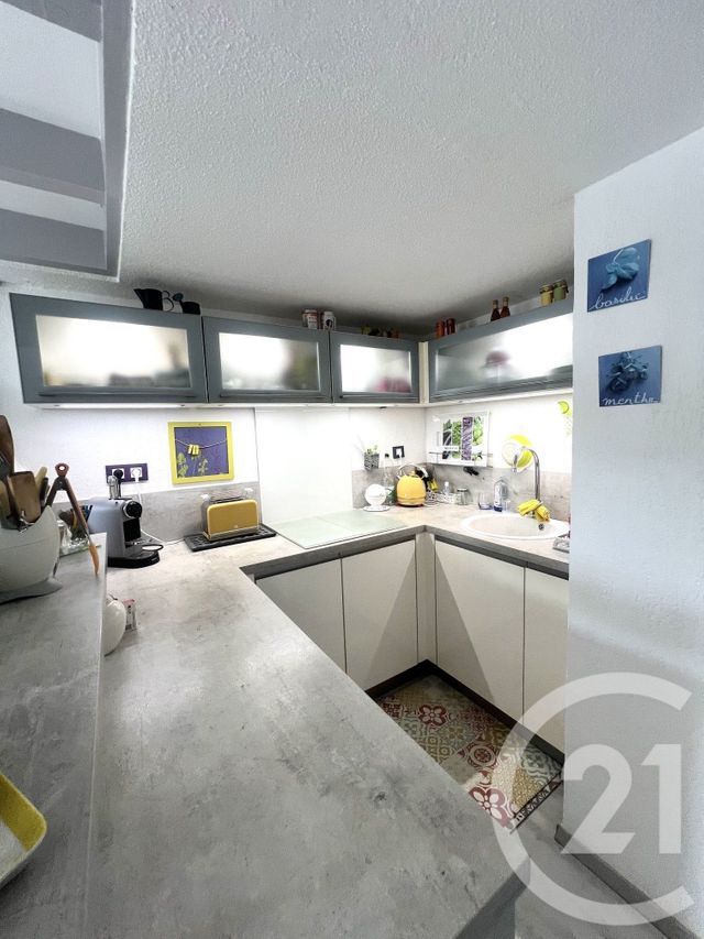 Appartement T2 à vendre - 2 pièces - 46.65 m2 - LA LONDE LES MAURES - 83 - PROVENCE-ALPES-COTE-D-AZUR - Century 21 Pavillon Or