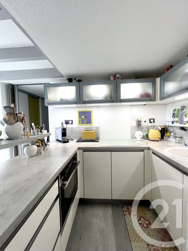 Appartement T2 à vendre - 2 pièces - 46.65 m2 - LA LONDE LES MAURES - 83 - PROVENCE-ALPES-COTE-D-AZUR - Century 21 Pavillon Or