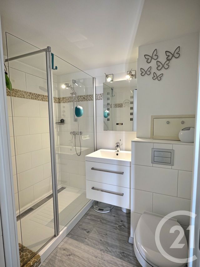 Appartement T2 à vendre - 2 pièces - 46.65 m2 - LA LONDE LES MAURES - 83 - PROVENCE-ALPES-COTE-D-AZUR - Century 21 Pavillon Or