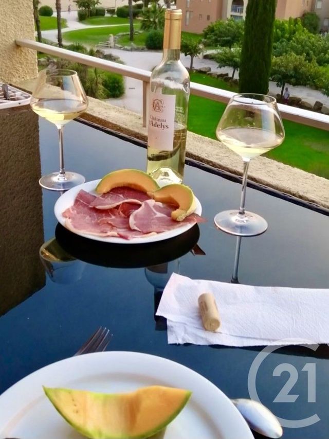 Appartement T2 à vendre - 2 pièces - 46.65 m2 - LA LONDE LES MAURES - 83 - PROVENCE-ALPES-COTE-D-AZUR - Century 21 Pavillon Or