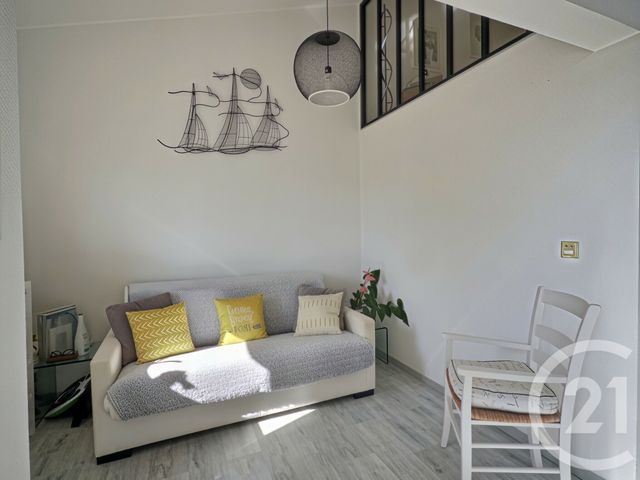 Appartement T2 à vendre - 2 pièces - 46.65 m2 - LA LONDE LES MAURES - 83 - PROVENCE-ALPES-COTE-D-AZUR - Century 21 Pavillon Or
