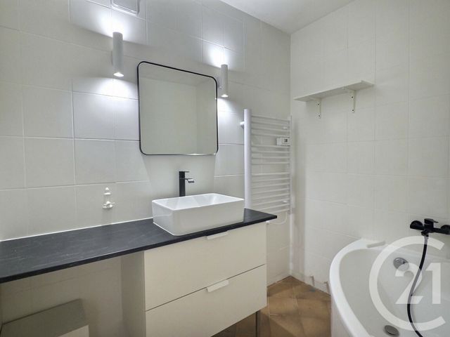 maison à vendre - 3 pièces - 58.09 m2 - LA LONDE LES MAURES - 83 - PROVENCE-ALPES-COTE-D-AZUR - Century 21 Pavillon Or