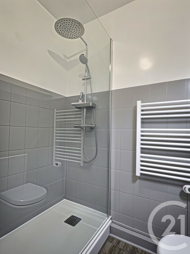 Appartement F2 à louer - 2 pièces - 39.23 m2 - LA LONDE LES MAURES - 83 - PROVENCE-ALPES-COTE-D-AZUR - Century 21 Pavillon Or