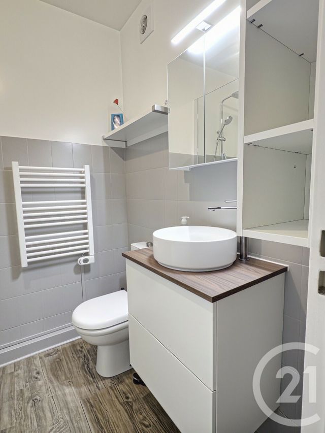 Appartement F2 à louer - 2 pièces - 39.23 m2 - LA LONDE LES MAURES - 83 - PROVENCE-ALPES-COTE-D-AZUR - Century 21 Pavillon Or