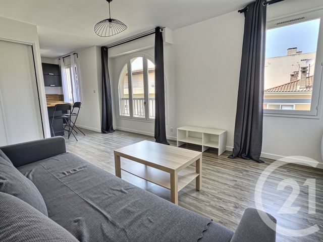 Appartement F2 à louer - 2 pièces - 39.23 m2 - LA LONDE LES MAURES - 83 - PROVENCE-ALPES-COTE-D-AZUR - Century 21 Pavillon Or