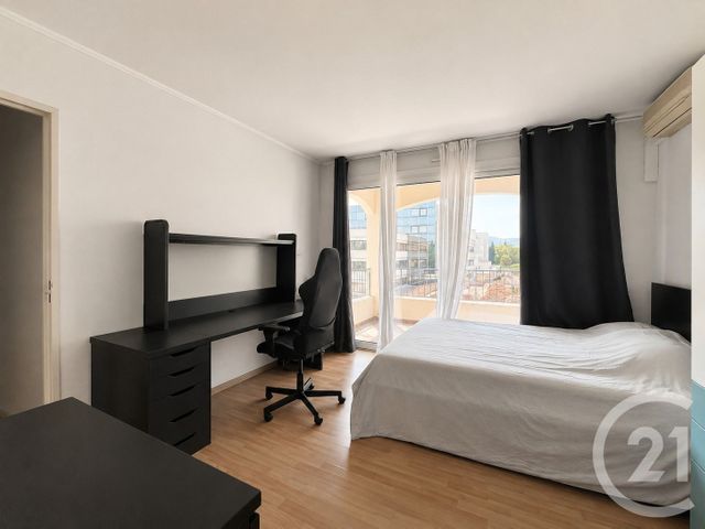 Appartement F3 à vendre - 3 pièces - 72.65 m2 - HYERES - 83 - PROVENCE-ALPES-COTE-D-AZUR - Century 21 Pavillon Or