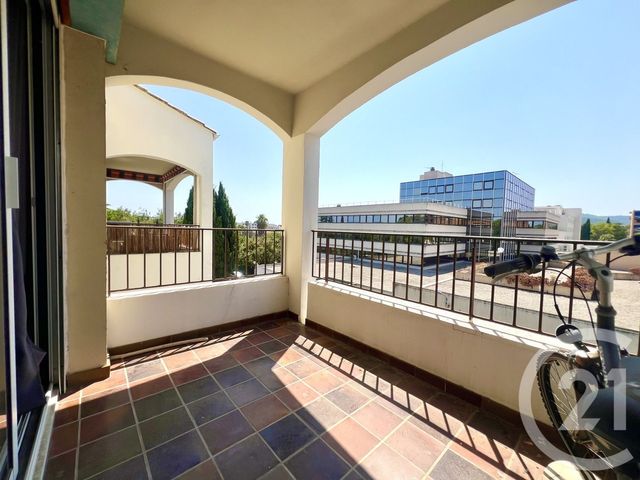 Appartement F3 à vendre - 3 pièces - 72.65 m2 - HYERES - 83 - PROVENCE-ALPES-COTE-D-AZUR - Century 21 Pavillon Or