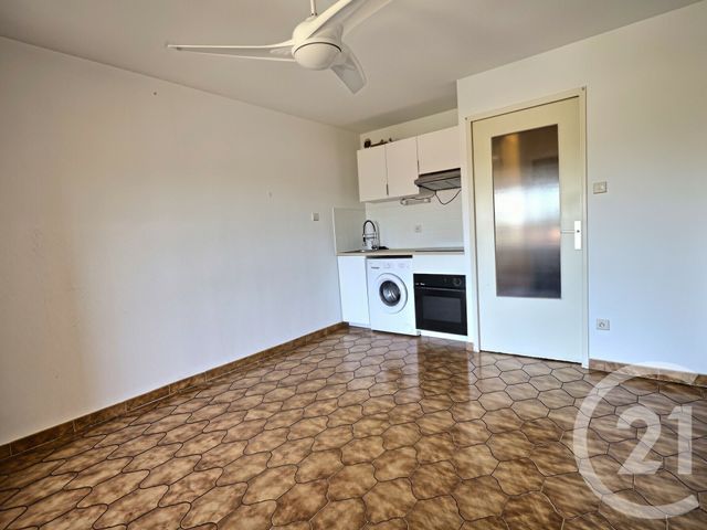 Appartement F1 à louer - 1 pièce - 22.0 m2 - LA LONDE LES MAURES - 83 - PROVENCE-ALPES-COTE-D-AZUR - Century 21 Pavillon Or
