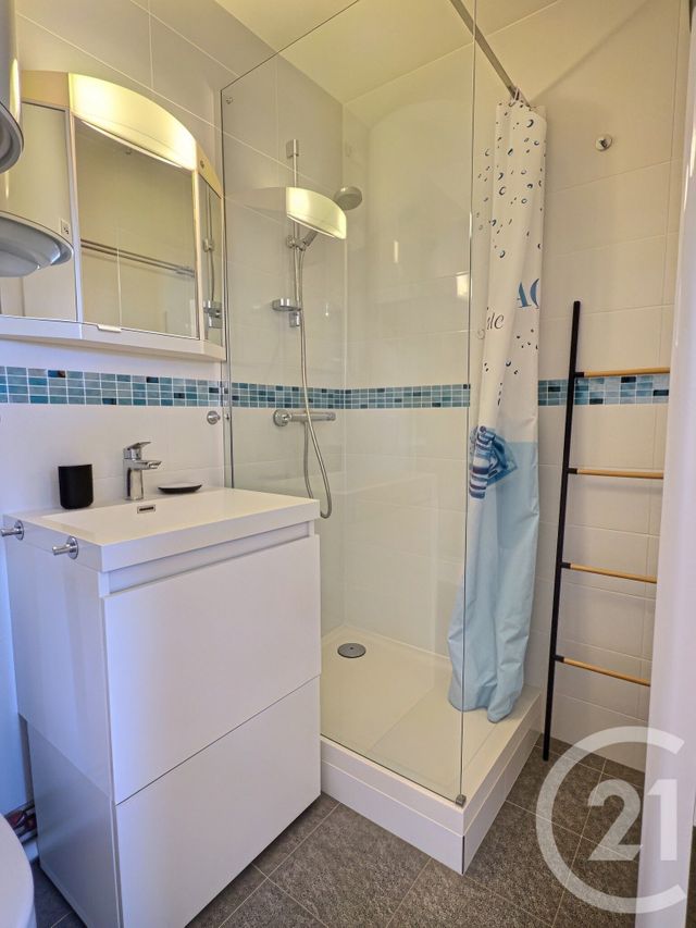 Appartement F2 à vendre - 2 pièces - 24.8 m2 - LA LONDE LES MAURES - 83 - PROVENCE-ALPES-COTE-D-AZUR - Century 21 Pavillon Or